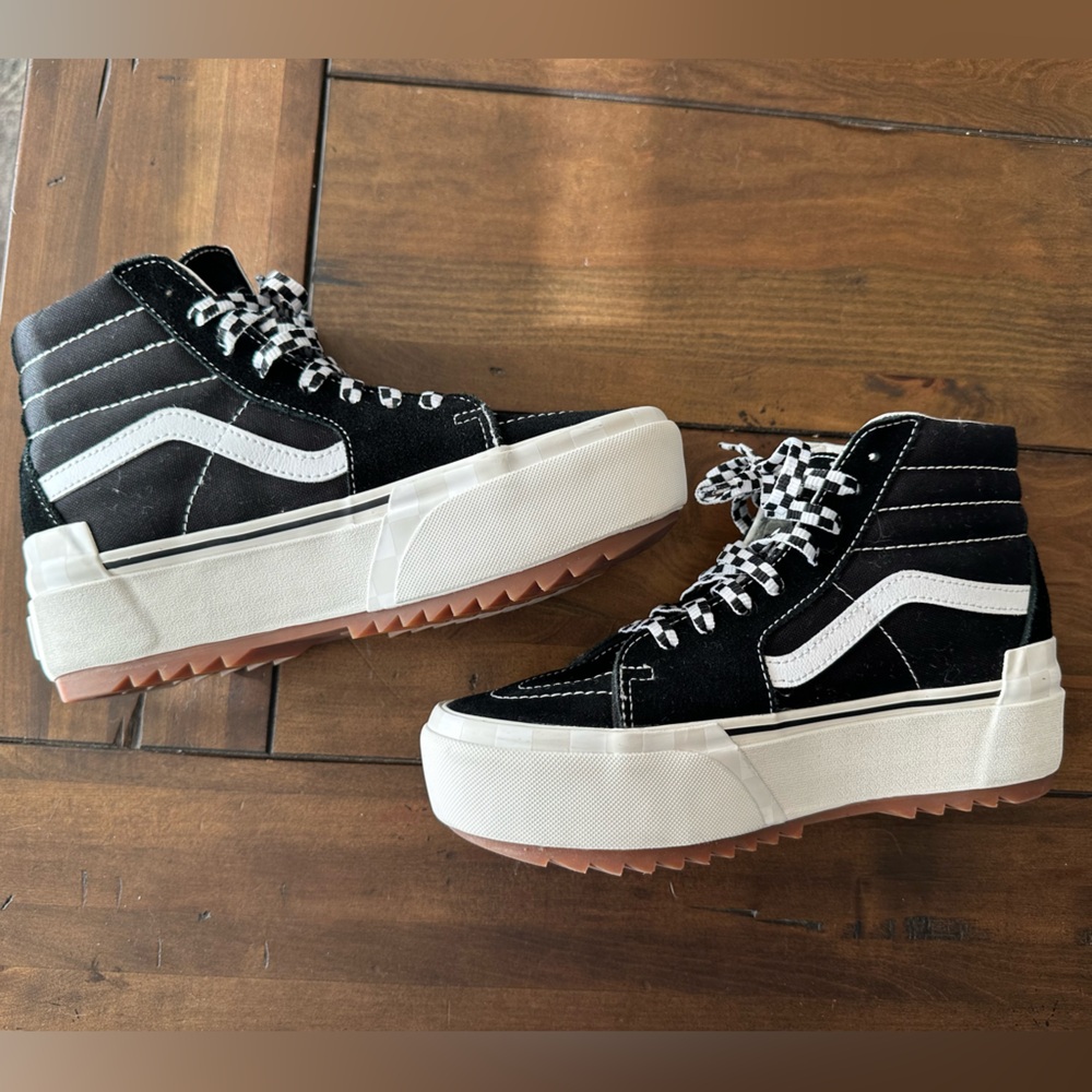 Vans Woman’s Sk8-Hi Stacked Black Suede